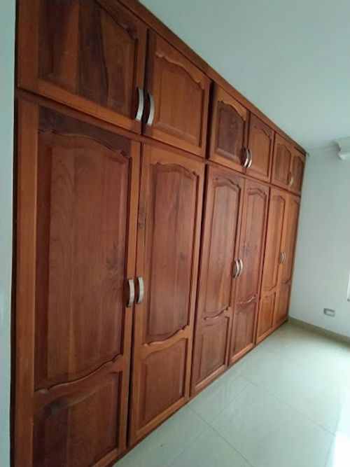Casa de 5 alcobas en arriendo en Las Granjas, Medellín, 360 m² · foto 12 de 22