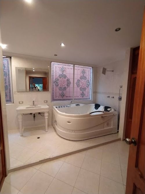 Casa de 5 alcobas en arriendo en Las Granjas, Medellín, 360 m² · foto 19 de 22