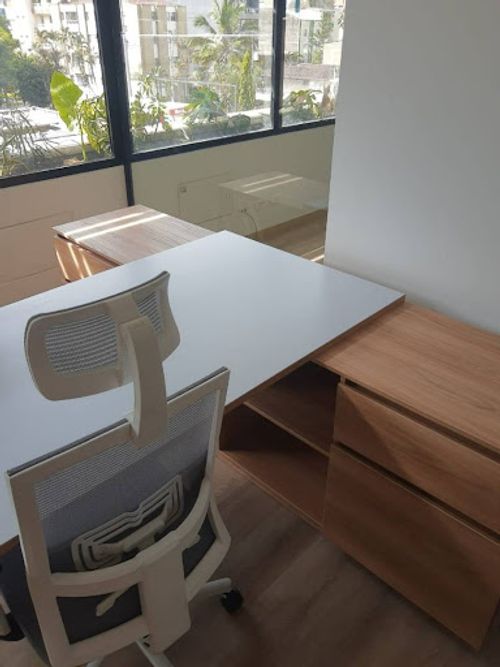 Oficina en arriendo en Los Colores, Medellín, 10 m² · foto 3 de 7