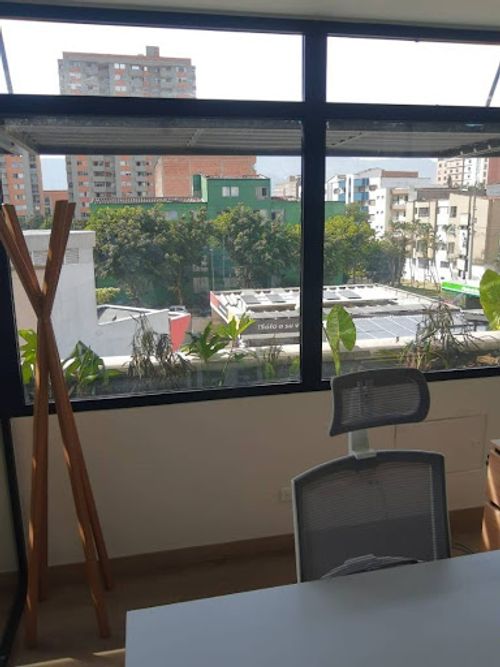 Oficina en arriendo en Los Colores, Medellín, 10 m² · foto 4 de 7