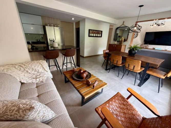 Apartamento en venta en Loma De Los Bernal, Medellín · foto 3 de 21