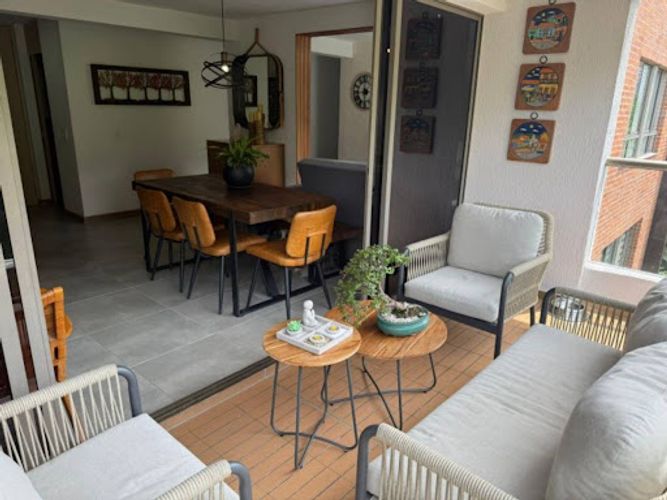 Apartamento en venta en Loma De Los Bernal, Medellín · foto 12 de 21