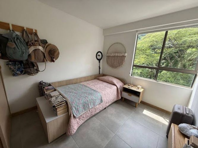 Apartamento en venta en Loma De Los Bernal, Medellín · foto 13 de 21