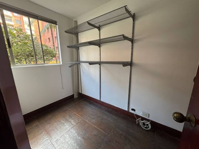 Apartamento de 3 alcobas en arriendo en Laureles, Medellín, 115 m² · foto 3 de 15