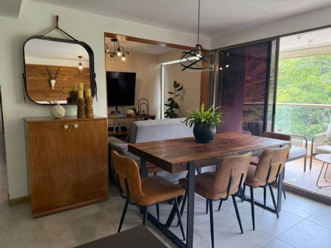 Apartamento en venta en Loma De Los Bernal, Medellín · foto 17 de 21
