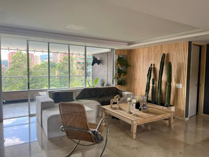 Apartamento en arriendo en El Tesoro, Medellín · foto 2 de 13