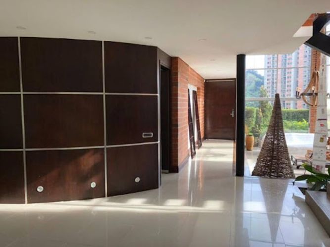 Apartamento de 4 alcobas en venta en Aves Maria, Sabaneta, 470 m² · foto 2 de 21