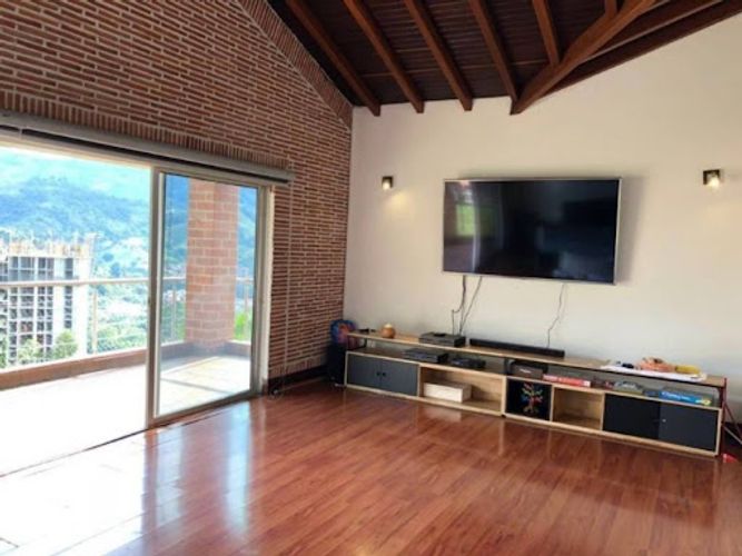 Apartamento de 4 alcobas en venta en Aves Maria, Sabaneta, 470 m² · foto 10 de 21