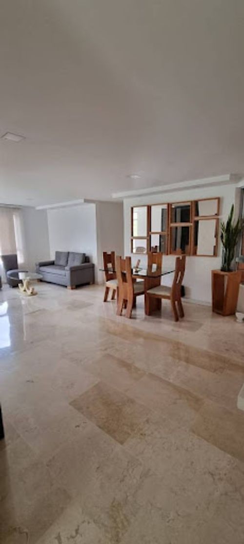Apartamento de 3 alcobas en venta en La Castellana, Medellín, 140 m² · foto 4 de 19