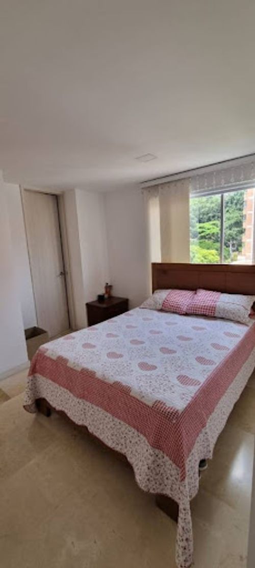 Apartamento de 3 alcobas en venta en La Castellana, Medellín, 140 m² · foto 10 de 19