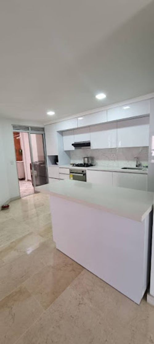 Apartamento de 3 alcobas en venta en La Castellana, Medellín, 140 m² · foto 13 de 19