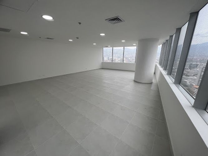 Oficina en arriendo en Las Palmas, Envigado, 61 m² · foto 2 de 6