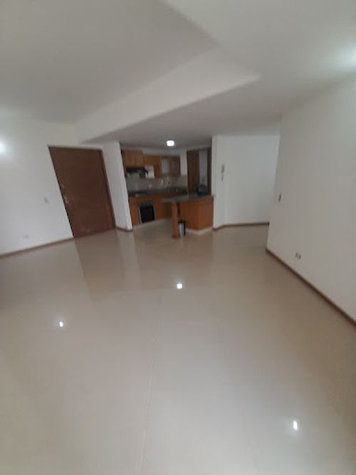 Apartamento de 2 alcobas en arriendo en Aves Maria, Sabaneta, 93 m² · foto 2 de 13