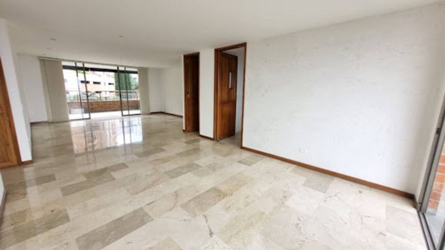 Apartamento de 3 alcobas en arriendo en El Tesoro, Medellín, 164 m² · foto 5 de 24