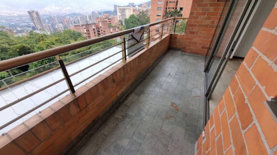 Apartamento de 3 alcobas en arriendo en El Tesoro, Medellín, 164 m² · foto 23 de 24