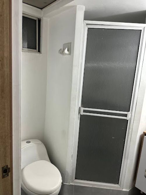 Casa de 5 alcobas en venta en Los Alpes, Medellín, 176 m² · foto 8 de 9