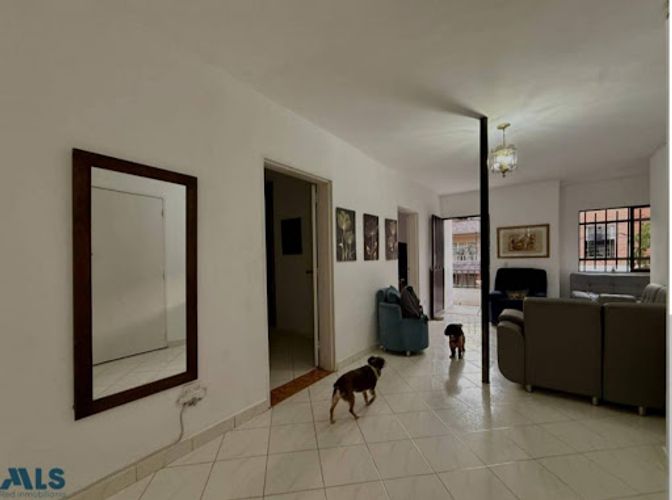 Casa de 5 alcobas en venta en Belén Miravalle, Medellín, 143 m² · foto 11 de 14