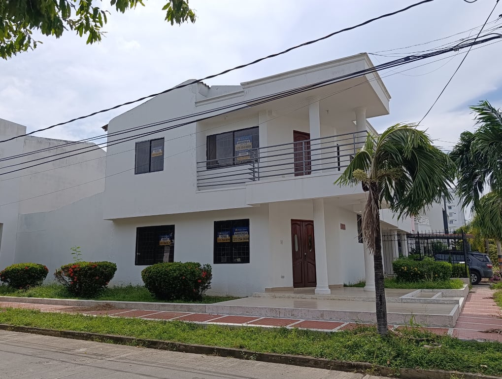 Casa en venta en La Castellana, Montería · foto 2 de 12