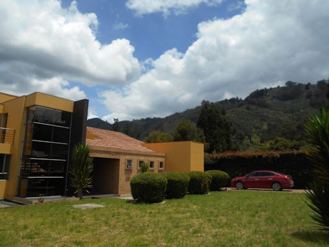 Casa de 4 alcobas en venta en Fonquetá, Chía, 430 m² · foto 2 de 24