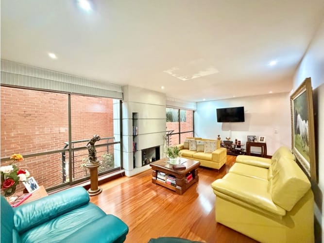 Casa de 4 alcobas en venta en Bosque De Pinos, Bogotá, 236 m² · foto 2 de 17