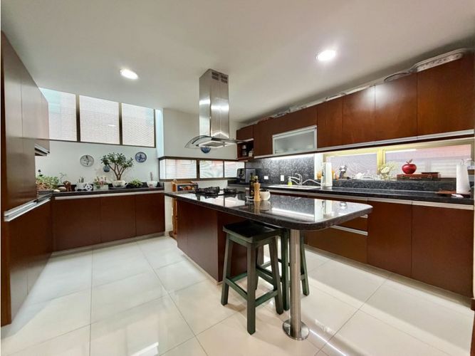 Casa de 4 alcobas en venta en Bosque De Pinos, Bogotá, 236 m² · foto 4 de 17