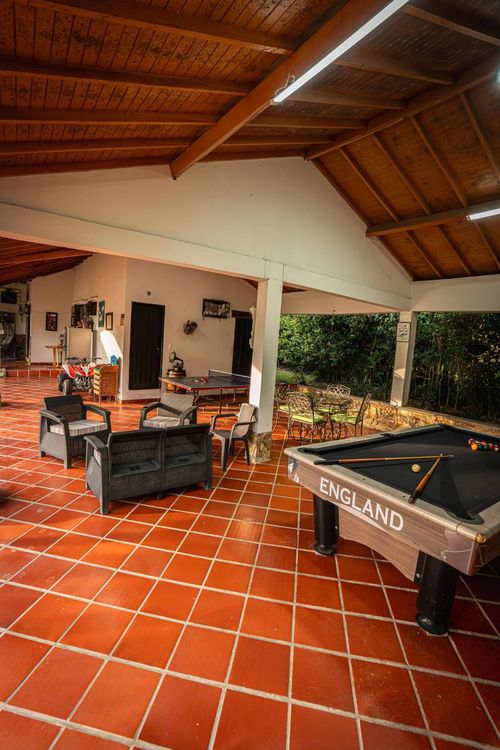 Casa de 6 alcobas en venta en Via El Eden, Armenia · foto 11 de 17