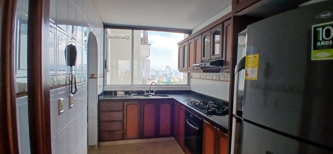 Apartamento de 3 alcobas en venta en Sotomayor, Bucaramanga, 127 m² · foto 6 de 24