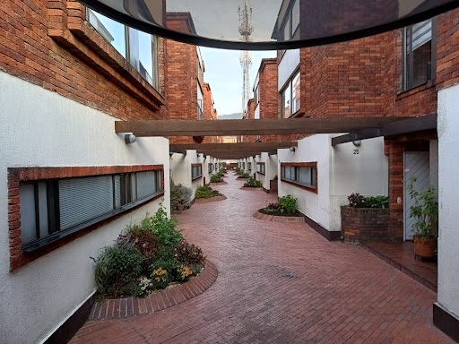 Casa en venta en Cedritos, Bogotá · foto 3 de 24