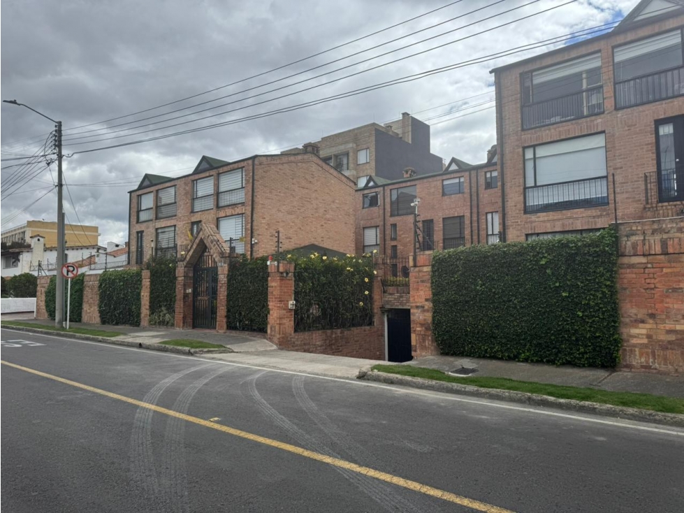 Casa en venta en Cedritos, Bogotá · foto 2 de 24