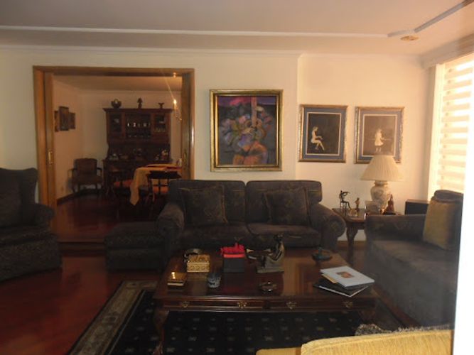 Apartamento de 3 alcobas en venta en Santa Barbara Occidental, Bogotá, 185 m² · foto 2 de 24