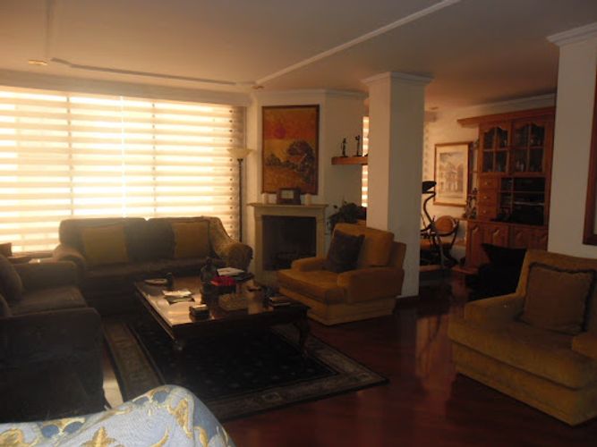 Apartamento de 3 alcobas en venta en Santa Barbara Occidental, Bogotá, 185 m² · foto 4 de 24