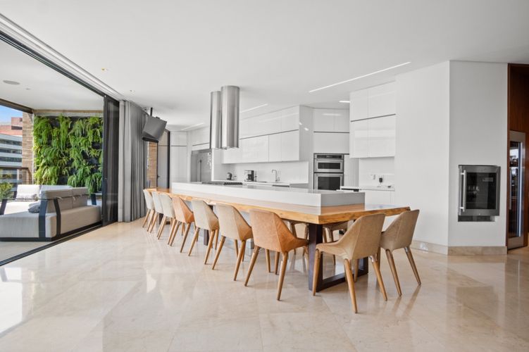 Apartamento de 3 alcobas en venta en Santa Rita, Cali, 554 m² · foto 2 de 16