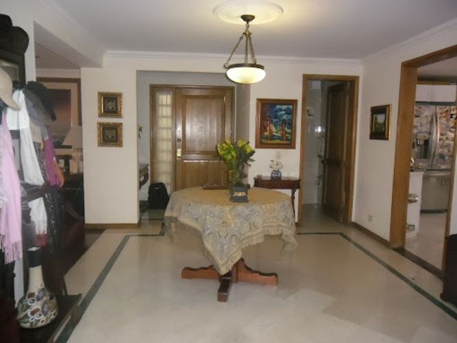Apartamento de 3 alcobas en venta en Santa Barbara Occidental, Bogotá, 185 m² · foto 7 de 24