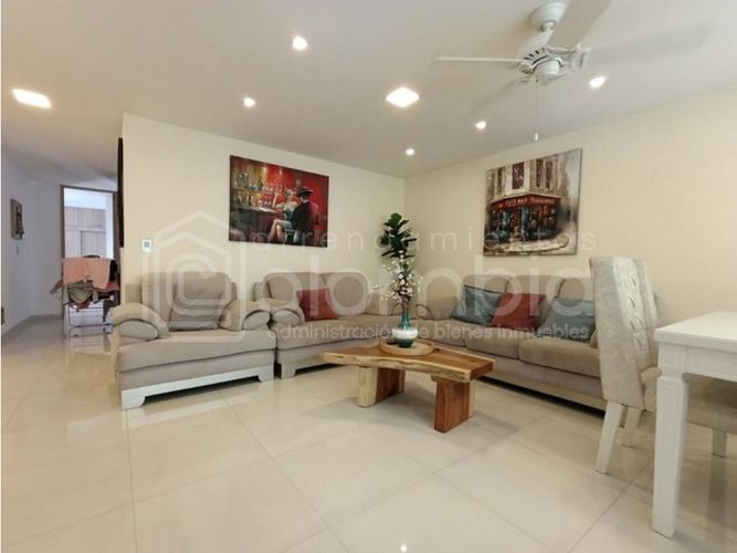 Apartamento en venta en Laureles, Medellín · foto 2 de 22