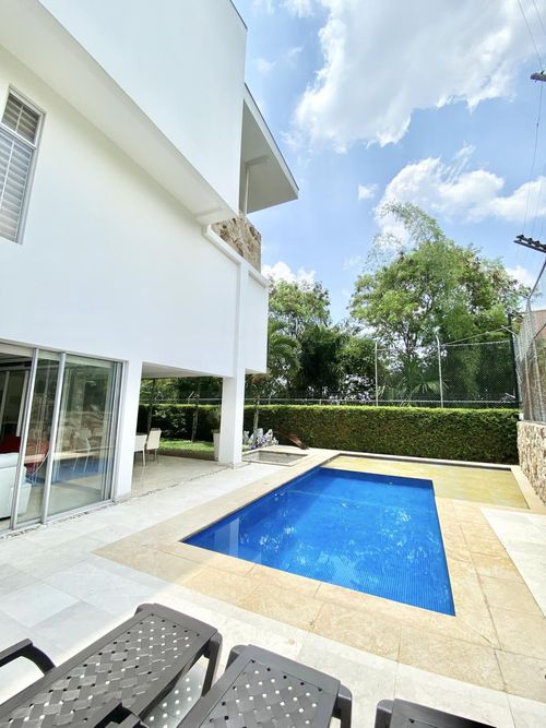 Casa de 3 alcobas en venta en Cristales, Cali, 505 m² · foto 2 de 24