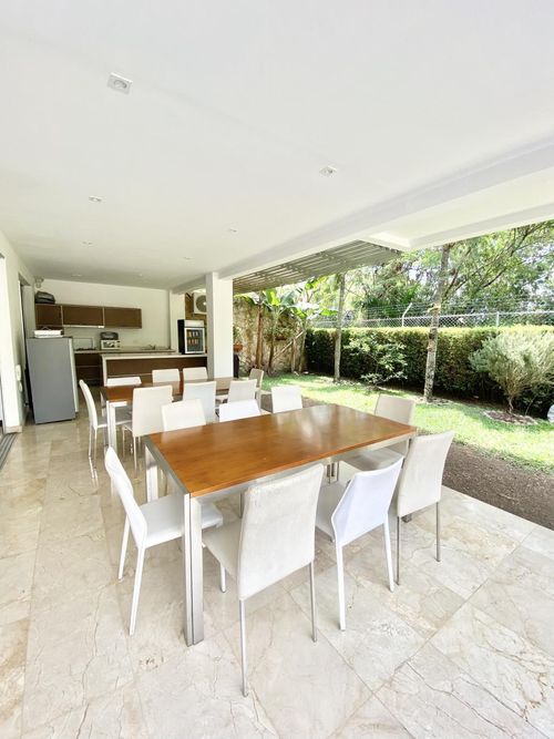 Casa de 3 alcobas en venta en Cristales, Cali, 505 m² · foto 3 de 24