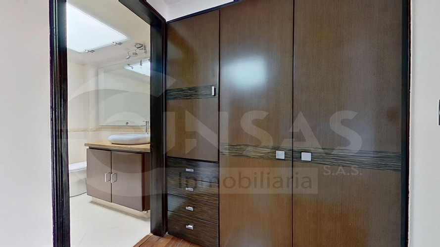 Apartamento de 3 alcobas en venta en San Patricio, Bogotá, 206 m² · foto 21 de 24