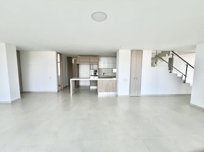 Apartamento de 3 alcobas en venta en Pance, Cali, 266 m² · foto 3 de 8