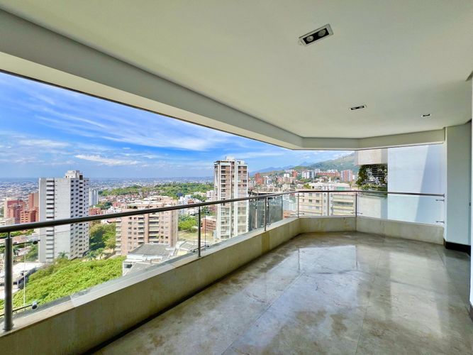 Apartamento de 5 alcobas en venta en Normandia, Cali, 596 m² · foto 2 de 24