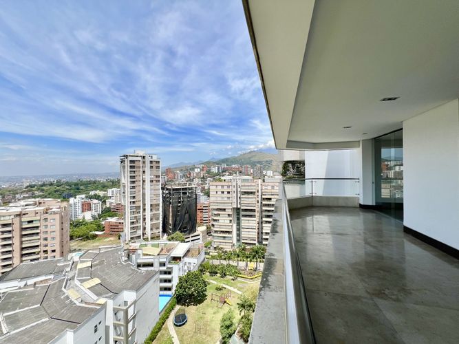 Apartamento de 5 alcobas en venta en Normandia, Cali, 596 m² · foto 3 de 24