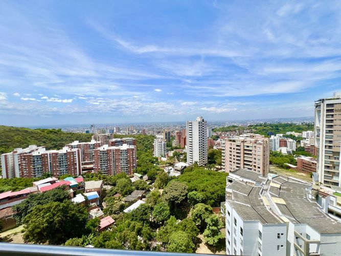 Apartamento de 5 alcobas en venta en Normandia, Cali, 596 m² · foto 4 de 24