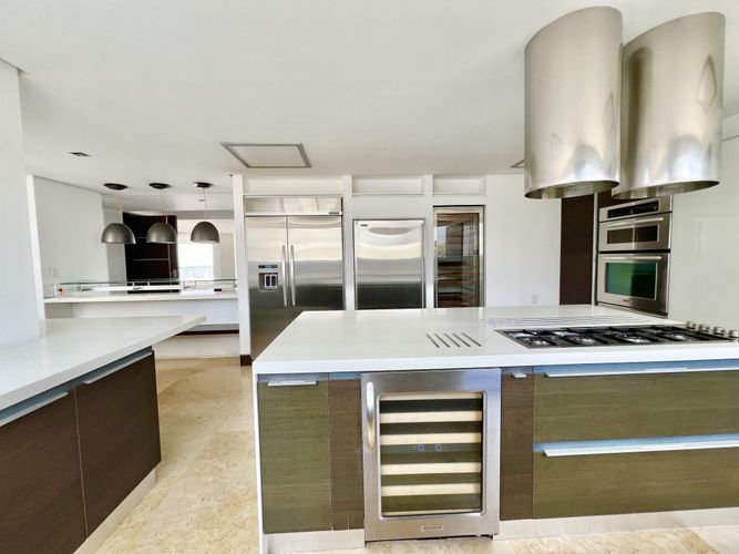 Apartamento de 5 alcobas en venta en Normandia, Cali, 596 m² · foto 23 de 24