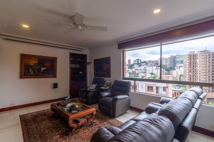Apartamento de 4 alcobas en venta en Normandia, Cali, 389 m² · foto 6 de 24
