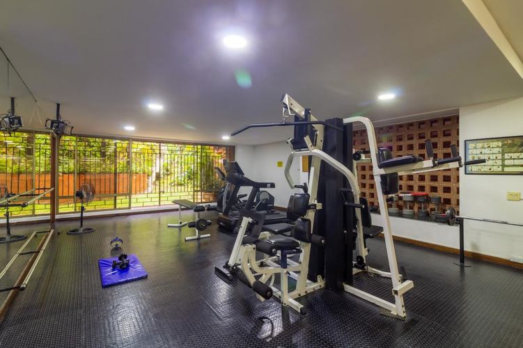Apartamento de 4 alcobas en venta en Normandia, Cali, 389 m² · foto 23 de 24