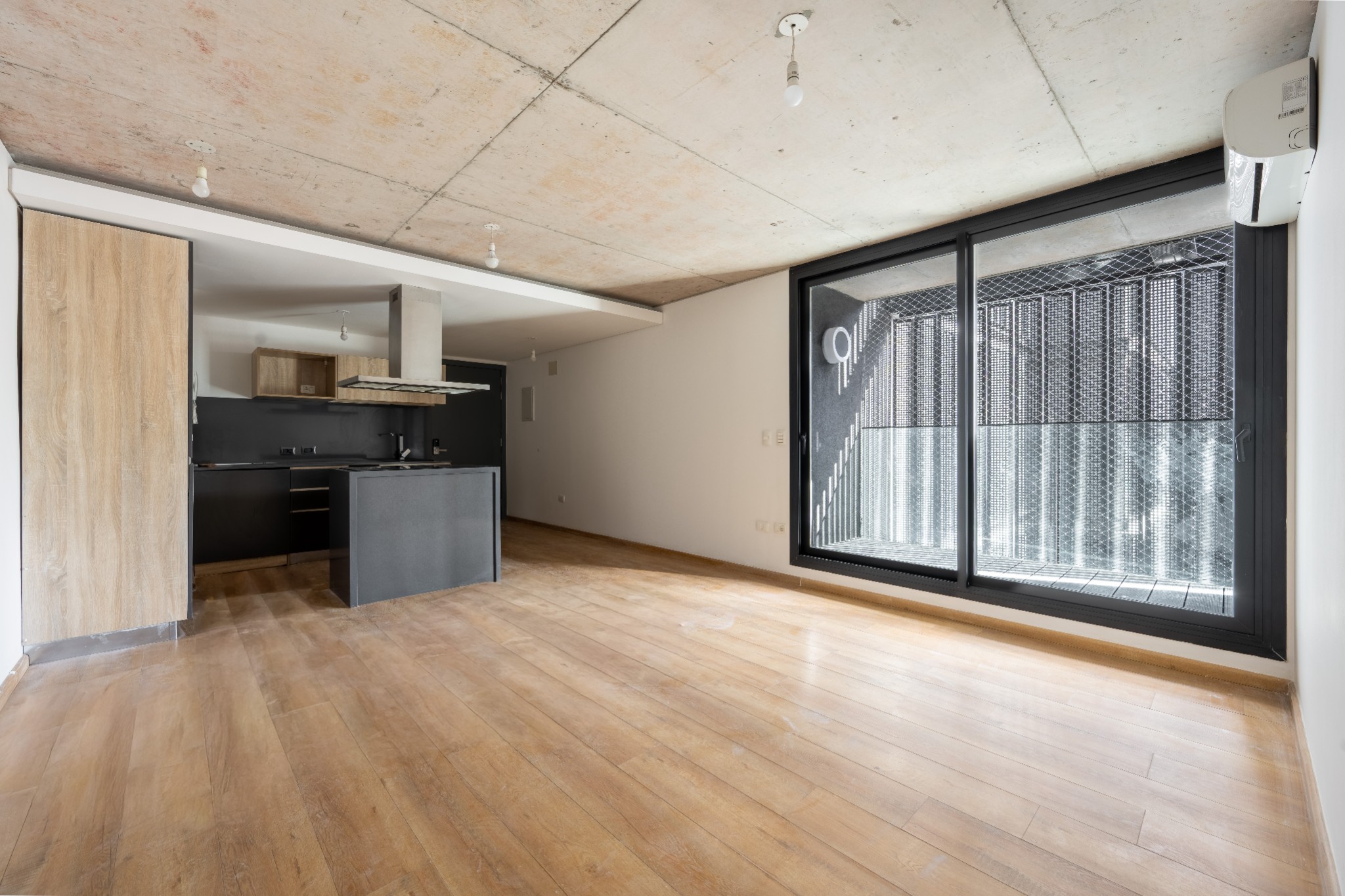 Alquiler de apartamento de 2 dormitorios, piso alto.