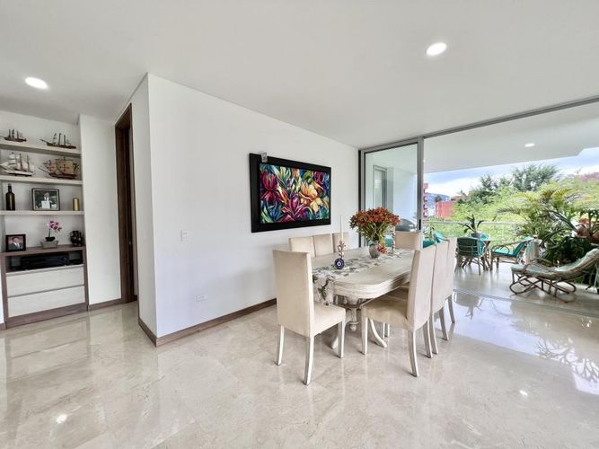 Apartamento de 3 alcobas en venta en Santa Rita, Cali, 229 m² · foto 4 de 24