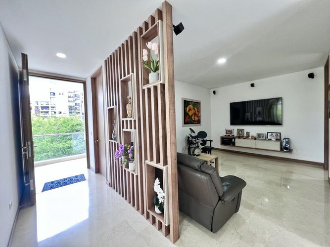 Apartamento de 3 alcobas en venta en Santa Rita, Cali, 229 m² · foto 13 de 24