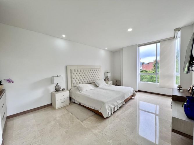 Apartamento de 3 alcobas en venta en Santa Rita, Cali, 229 m² · foto 19 de 24