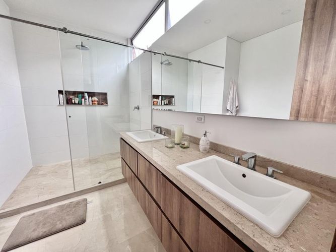 Apartamento de 3 alcobas en venta en Santa Rita, Cali, 229 m² · foto 20 de 24