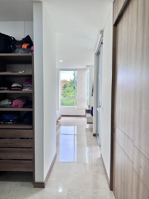 Apartamento de 3 alcobas en venta en Santa Rita, Cali, 229 m² · foto 21 de 24